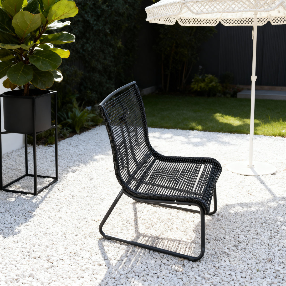 DTY2511 All-Black Rope-Woven Outdoor Lounge Chair with Streamlined Metal Frame – Modern Minimalist Pool Patio Weather-Resistant Relaxation Chair