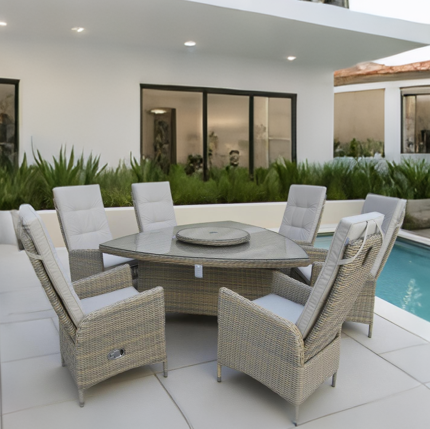 Light Grey Wicker 6 - Piece Outdoor Dining Set with Glass Table & Lazy Susan – Stylish Patio Furniture